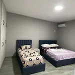 Apartment Nikbibaj *